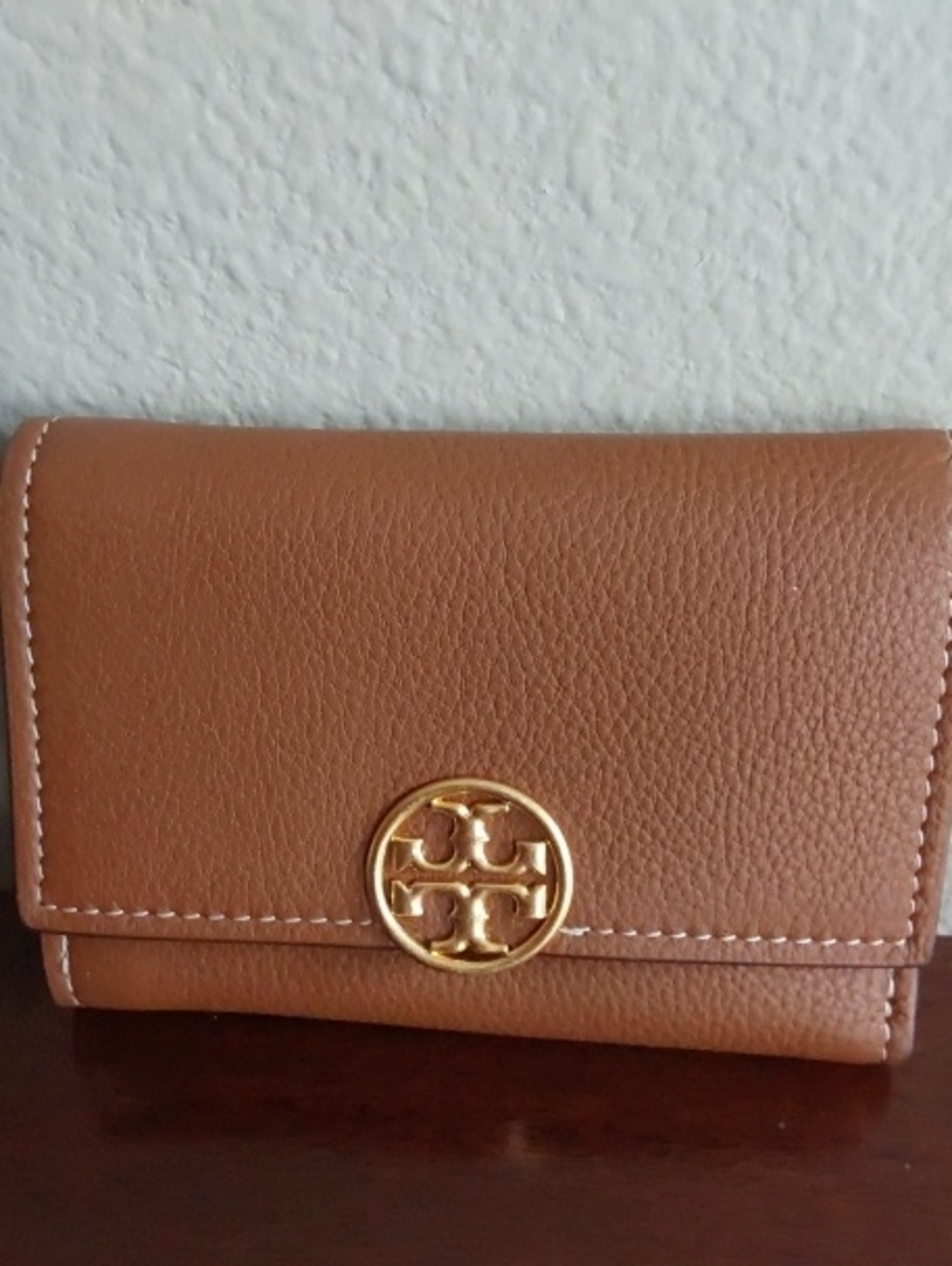 Tory Burch 5 X 4 All Leather Tri Fold. LIKE NEW